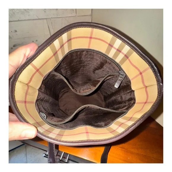 ❤️BEAUTIFUL❤️Burberry Bucket Bag - Picture 10 of 13